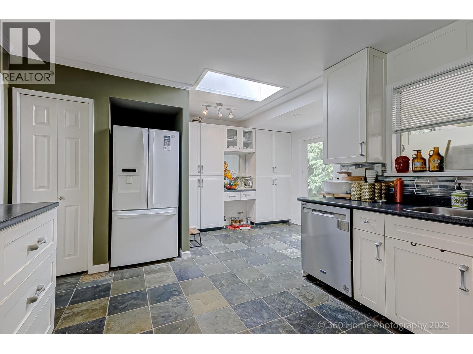 5105 8a Avenue, Delta, British Columbia  V4M 1T5 - Photo 3 - R3119858