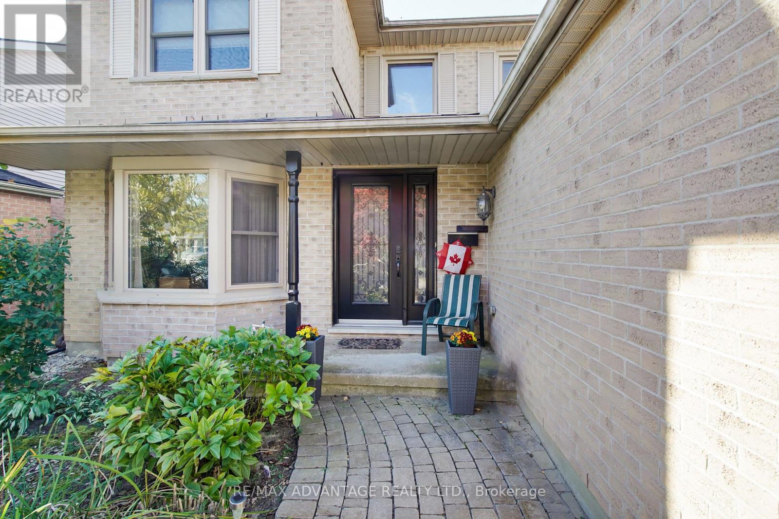 51 Laurel Crescent, London North, Ontario  N6H 4X5 - Photo 3 - X13159274