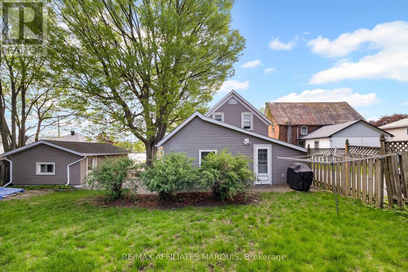4 Park Avenue, Smiths Falls, Ontario K7A 1X3 - Photo 30 - X13159248