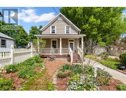 4 PARK AVENUE, Smiths Falls, Ontario