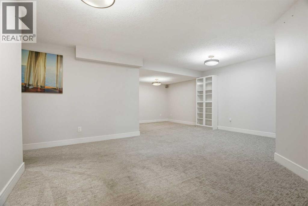 44 Vandoos Gardens NW, Calgary, Alberta  T3A 4W4 - Photo 24 - A2313465
