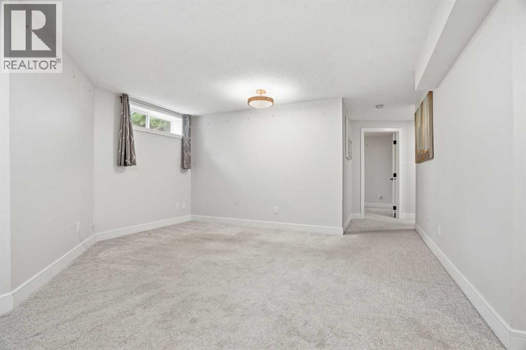 44 Vandoos Gardens NW, Calgary, Alberta  T3A 4W4 - Photo 27 - A2313465