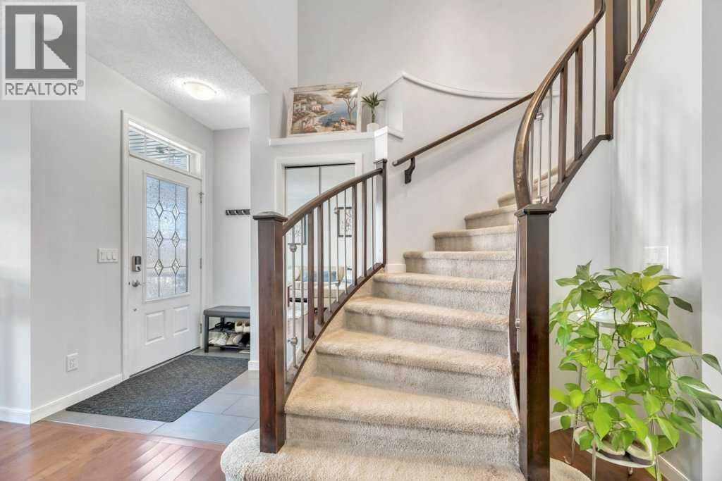 1721 New Brighton Drive SE, Calgary, Alberta  T2Z 0T9 - Photo 4 - A2306951