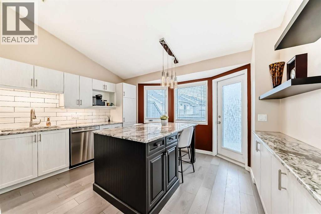 19 Sunlake Gardens SE, Calgary, Alberta  T2X 3G4 - Photo 18 - A2311660