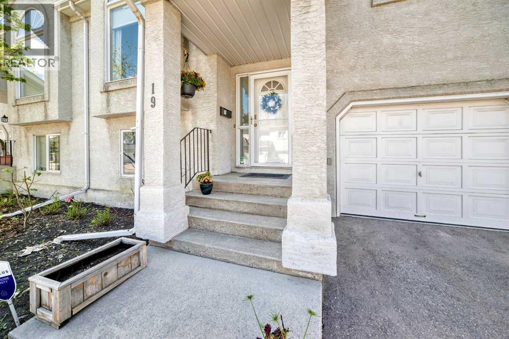 19 Sunlake Gardens SE, Calgary, Alberta  T2X 3G4 - Photo 50 - A2311660