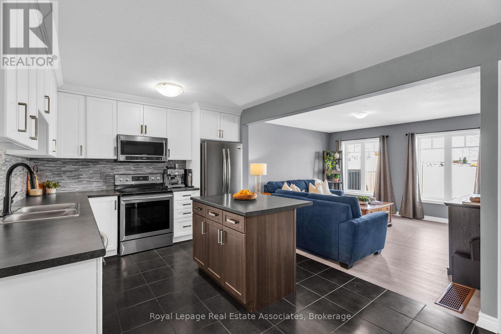 110 Winterton Court, Orangeville, Ontario  L9W 6Z7 - Photo 4 - W13159246