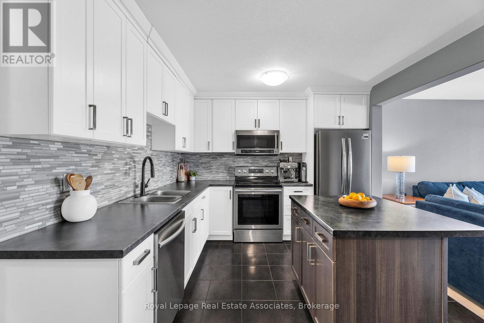 110 Winterton Court, Orangeville, Ontario  L9W 6Z7 - Photo 6 - W13159246