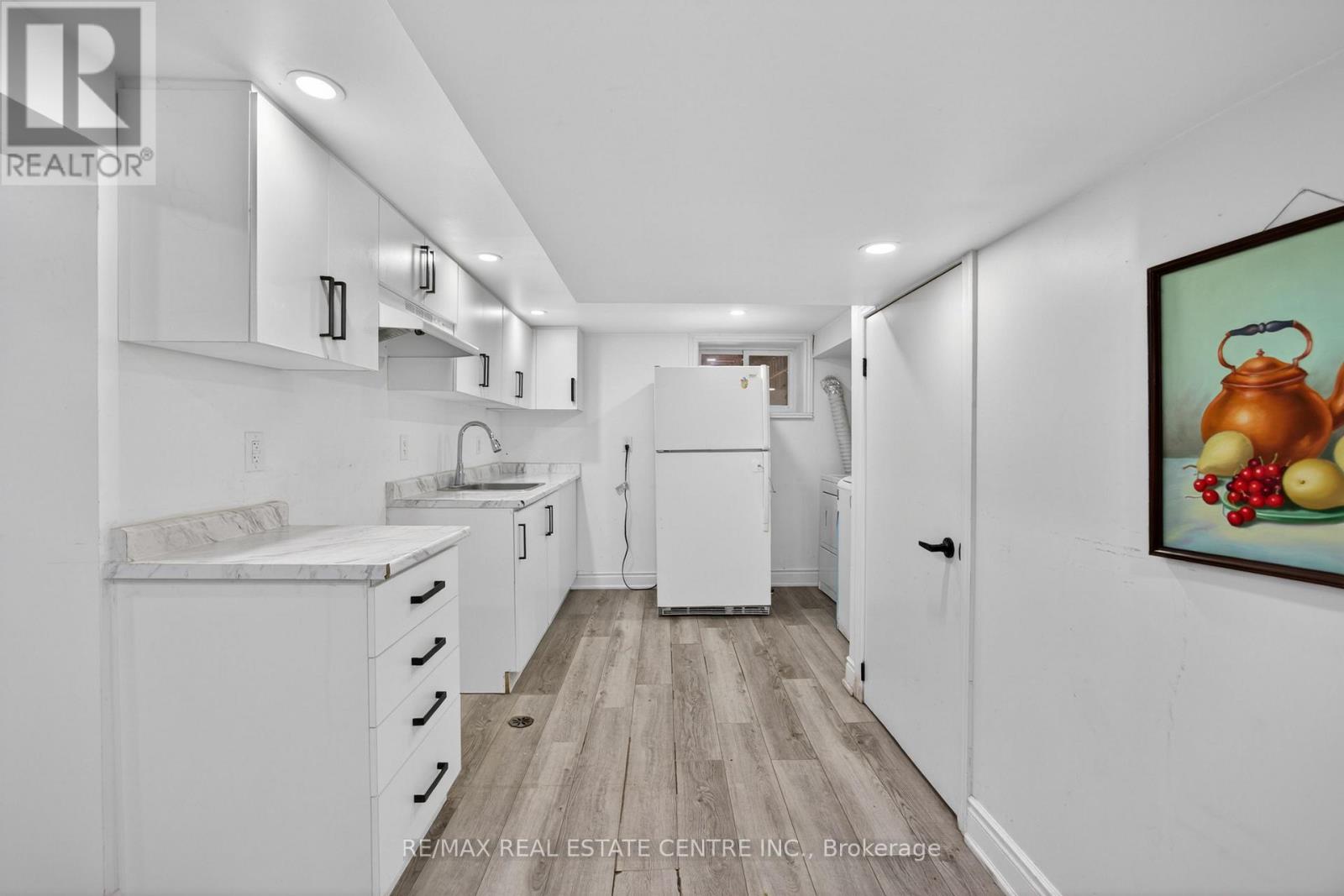 43 West 1st Street, Hamilton, Ontario  L9C 3B9 - Photo 17 - X13159262