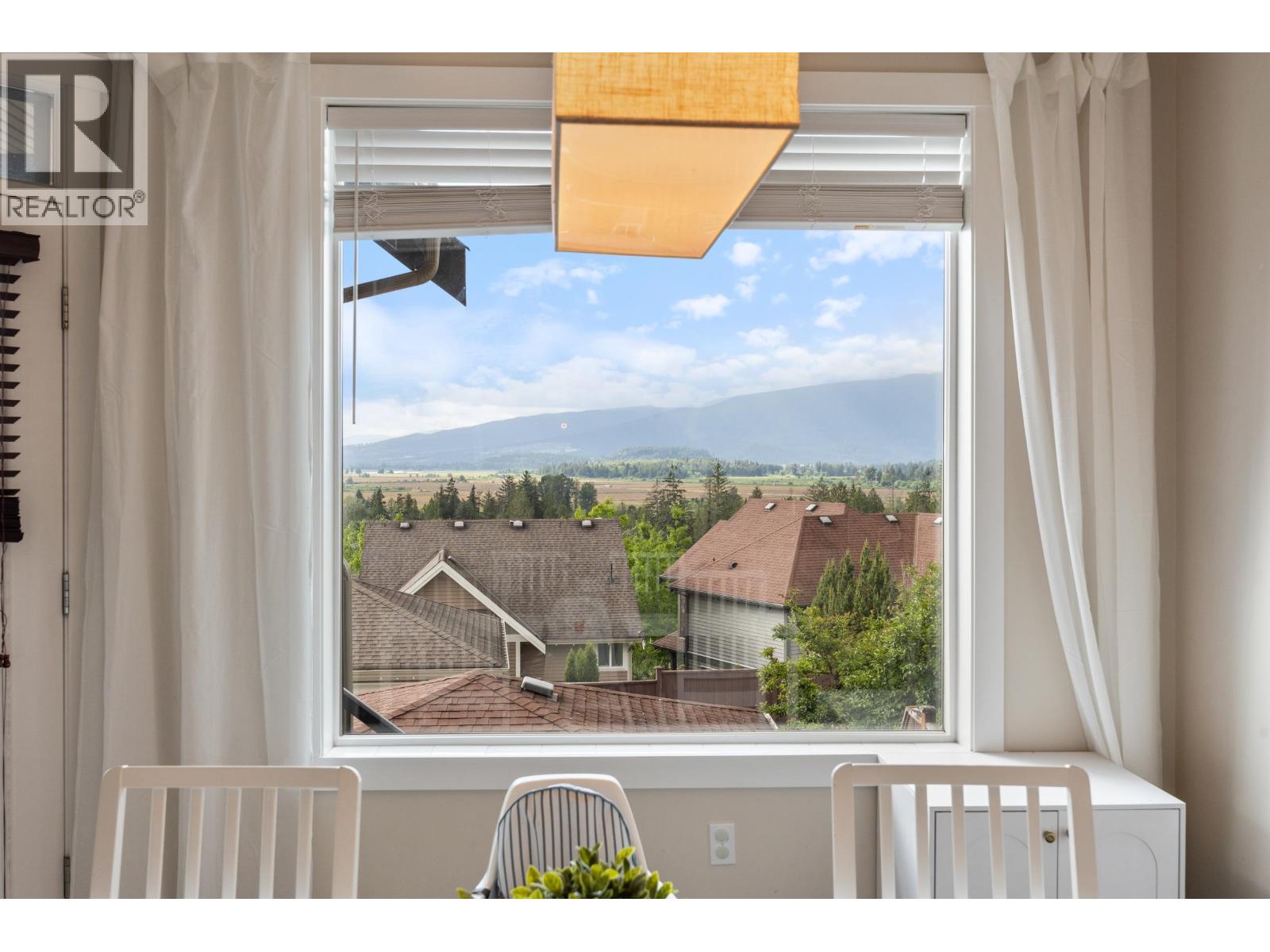 13679 Blake Loop, Maple Ridge, British Columbia  V4R 0B3 - Photo 3 - R3125860