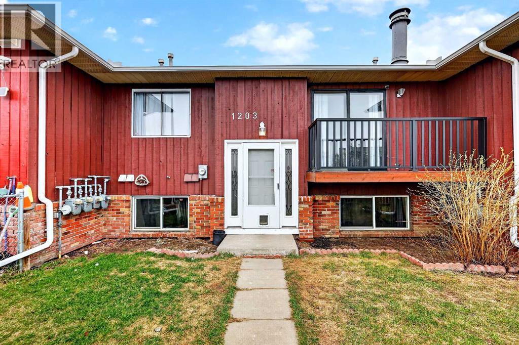E, 1203 44 Street SE, Calgary, Alberta