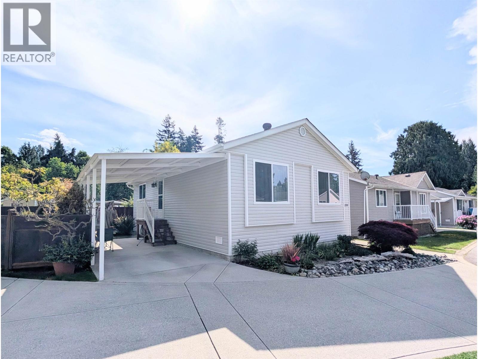 109 4510 101 HIGHWAY, Sechelt, British Columbia