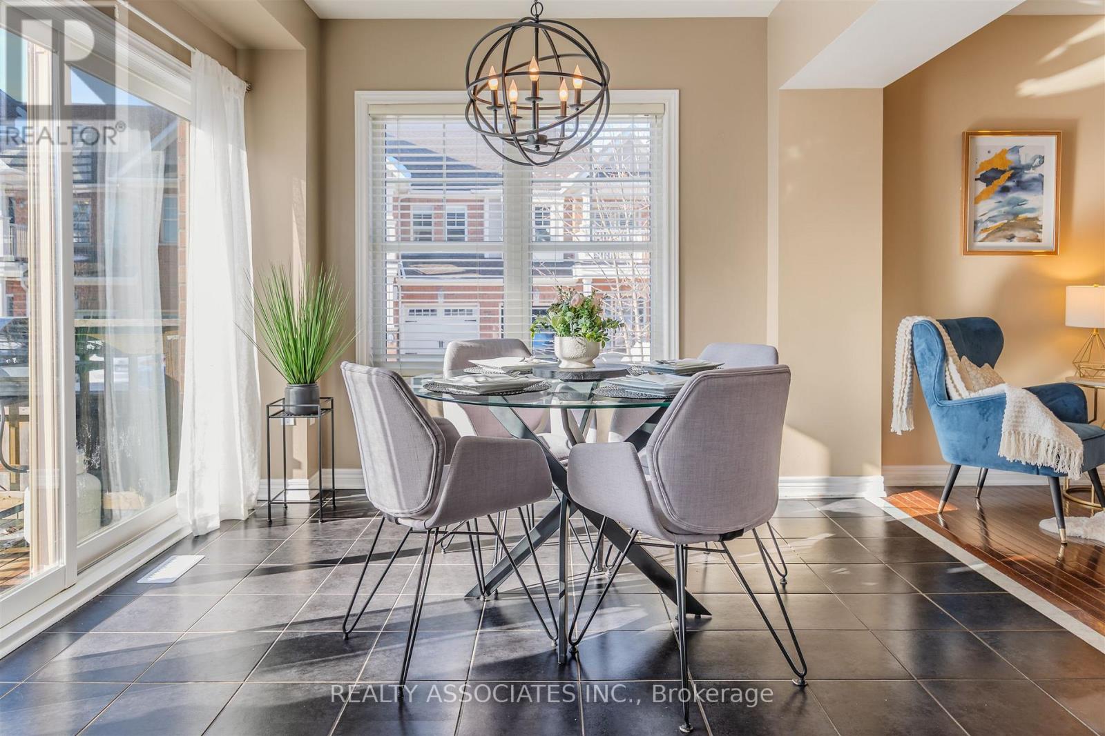 19 Bearings Avenue, Whitchurch-Stouffville, Ontario  L4A 0W6 - Photo 14 - N13042284