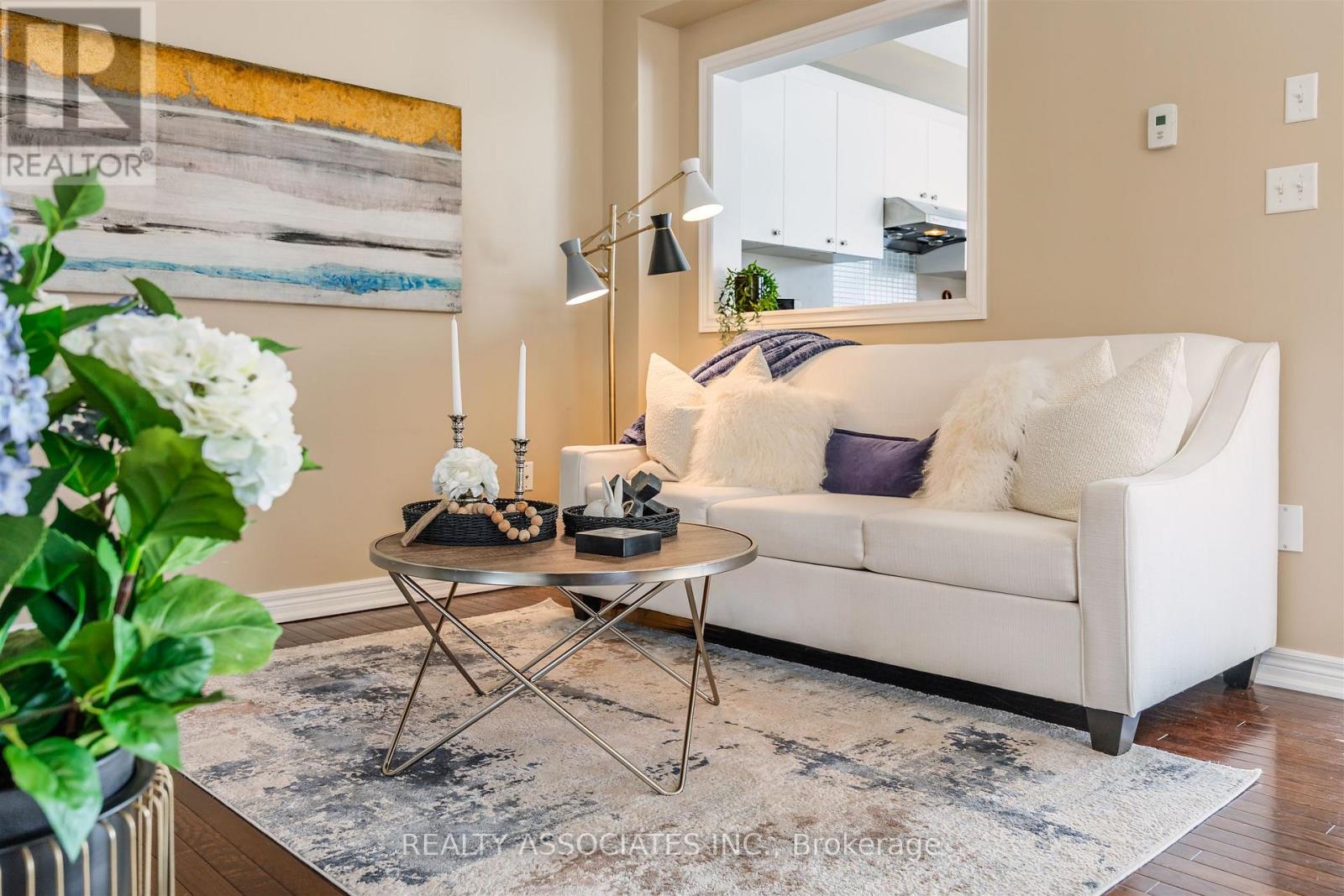 19 Bearings Avenue, Whitchurch-Stouffville, Ontario  L4A 0W6 - Photo 5 - N13042284