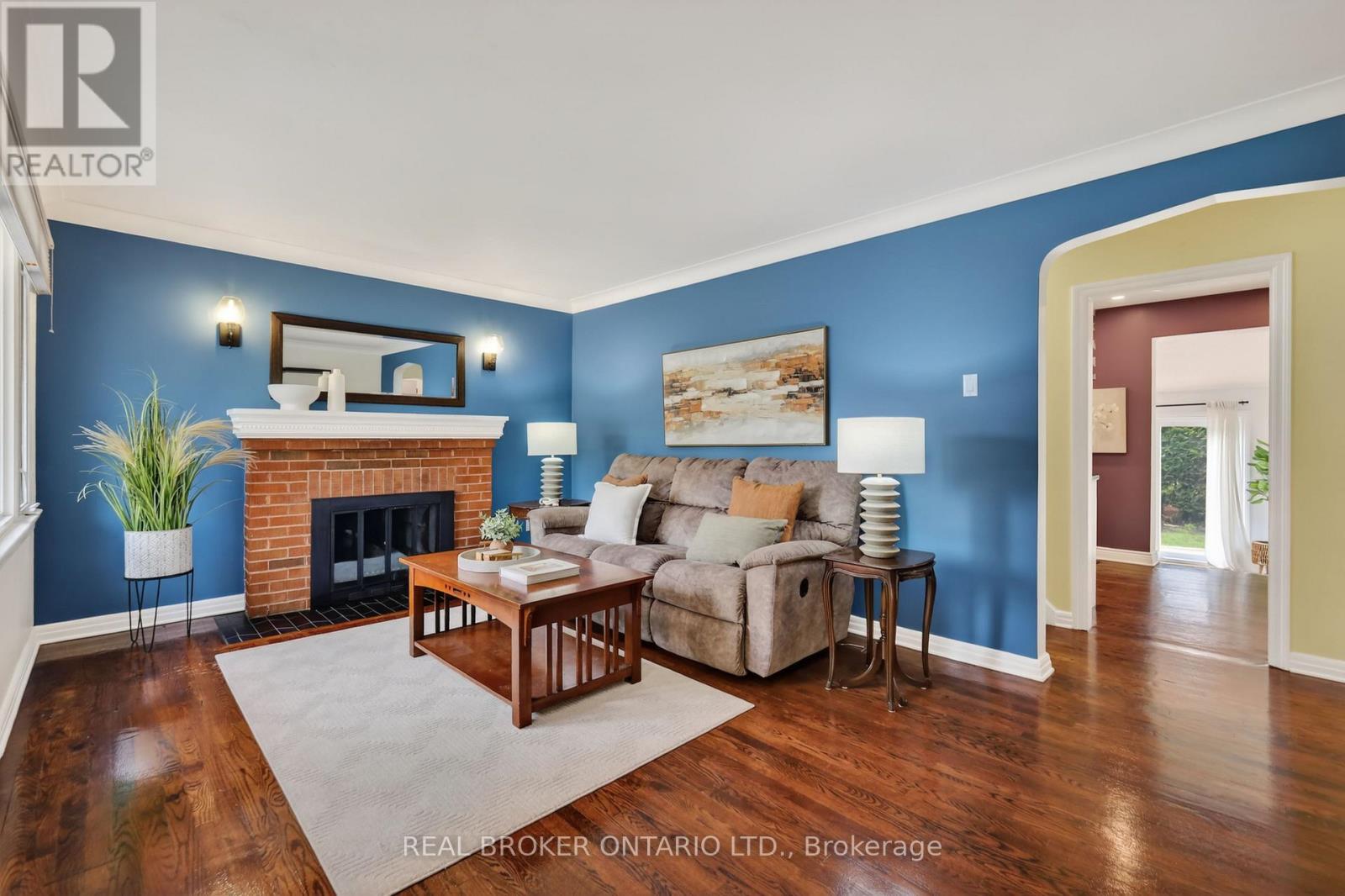 1572 Dorion Avenue, Ottawa, Ontario  K1G 0J6 - Photo 3 - X13159296