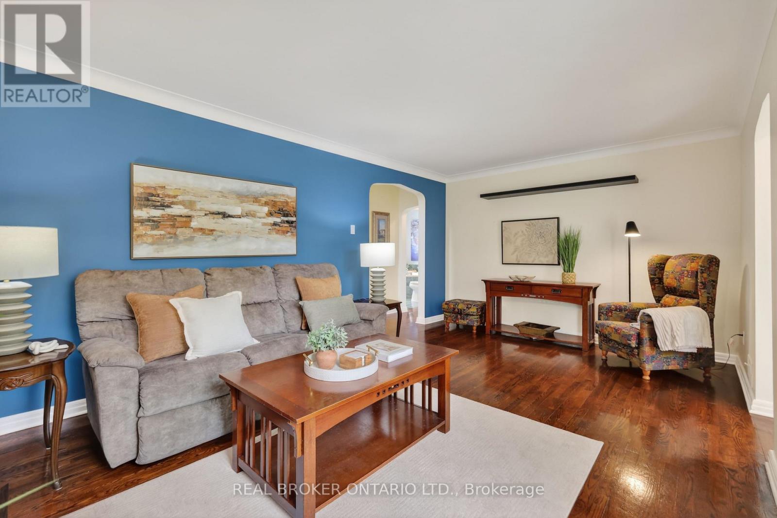 1572 Dorion Avenue, Ottawa, Ontario  K1G 0J6 - Photo 4 - X13159296