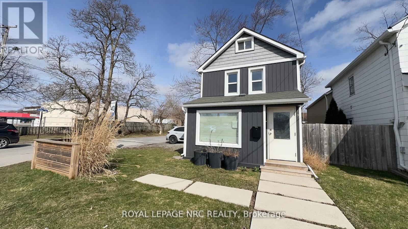 10 Thorold Road, Welland, Ontario  L3C 3T2 - Photo 2 - X13159308