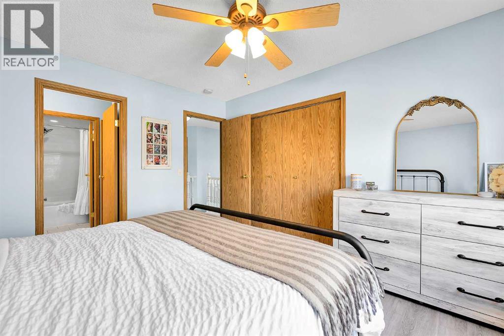 159 Hidden Way NW, Calgary, Alberta  T3A 5S7 - Photo 20 - A2313605