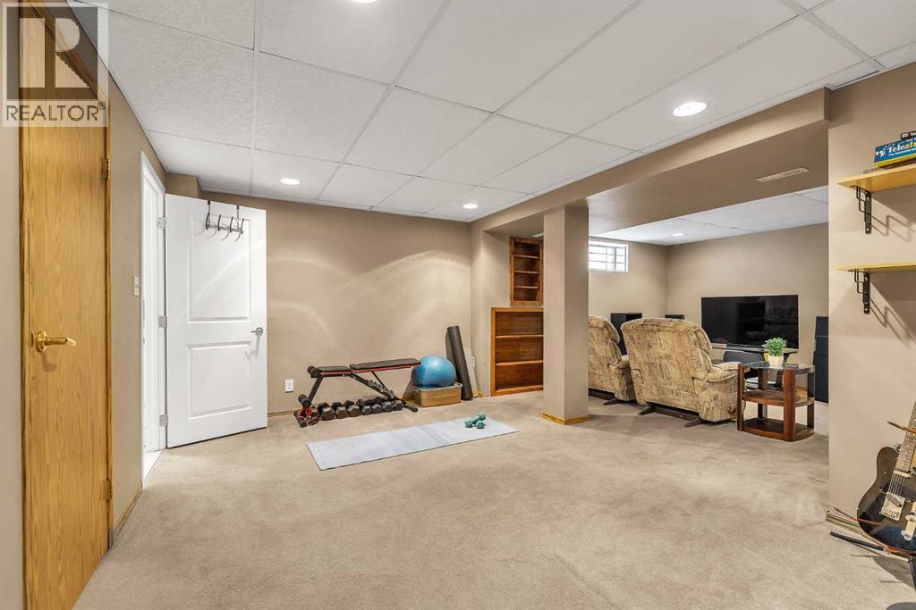 159 Hidden Way NW, Calgary, Alberta  T3A 5S7 - Photo 28 - A2313605