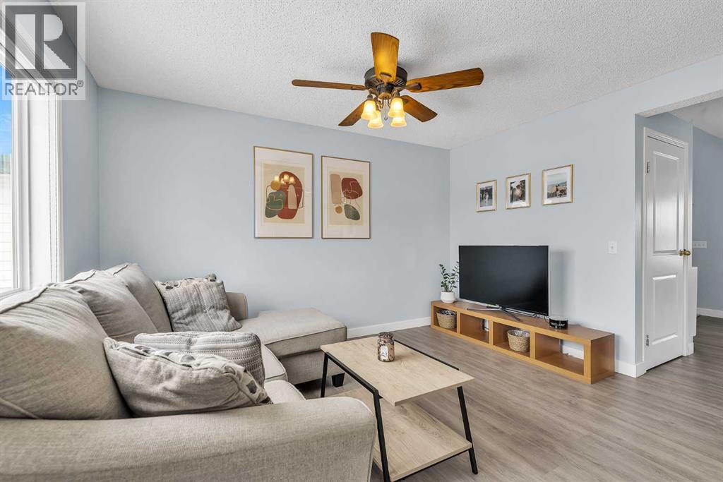 159 Hidden Way NW, Calgary, Alberta  T3A 5S7 - Photo 8 - A2313605