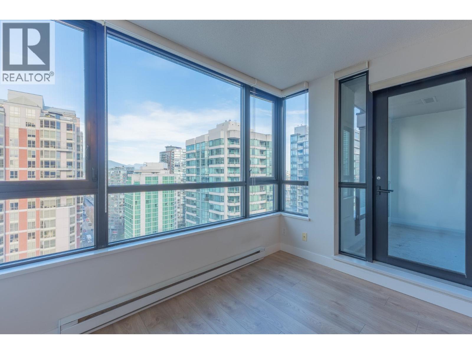 2501 909 MAINLAND STREET, Vancouver, British Columbia
