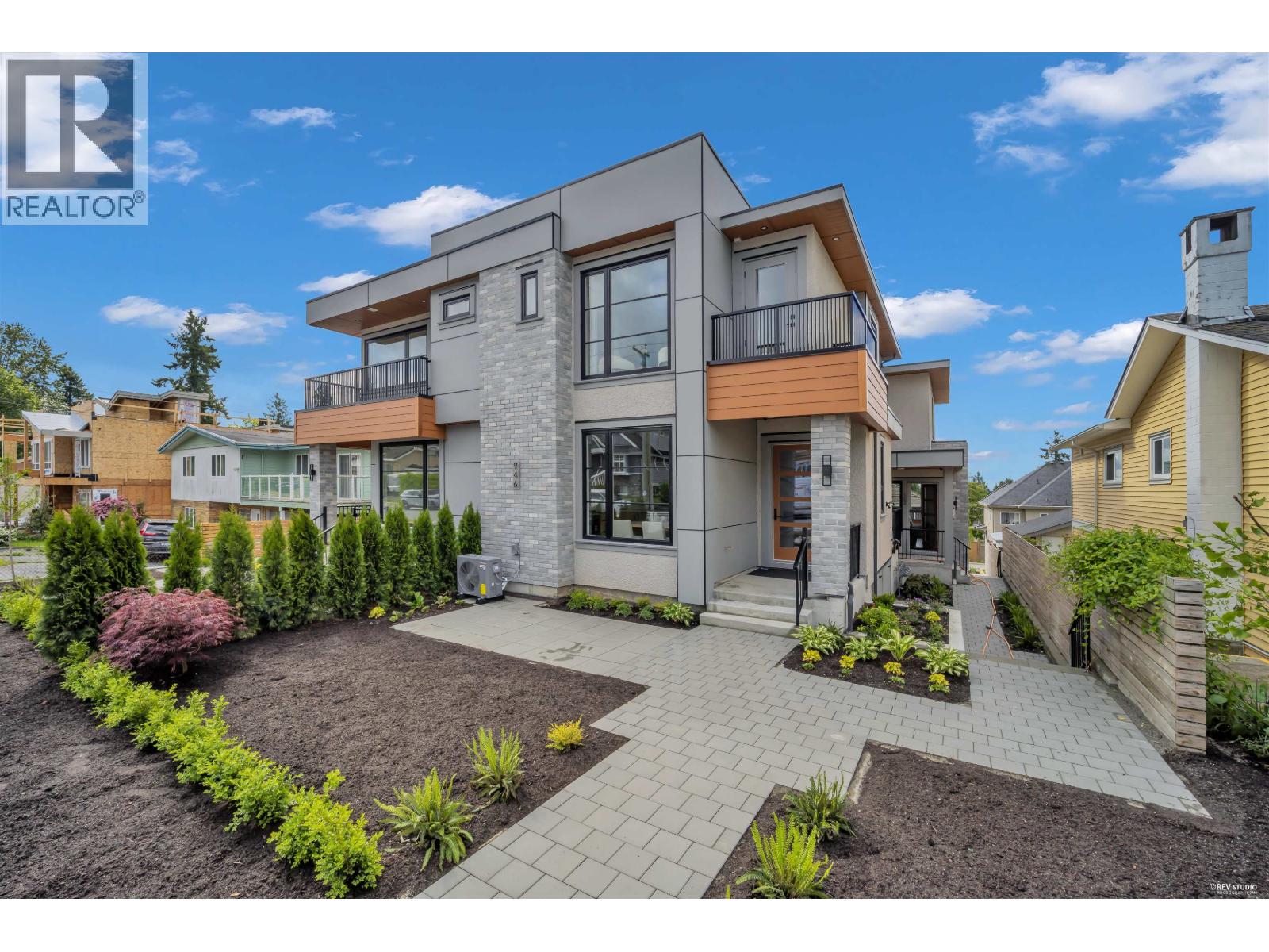 101-946 Dansey Avenue, Coquitlam, British Columbia  V3K 3G7 - Photo 3 - R3126705