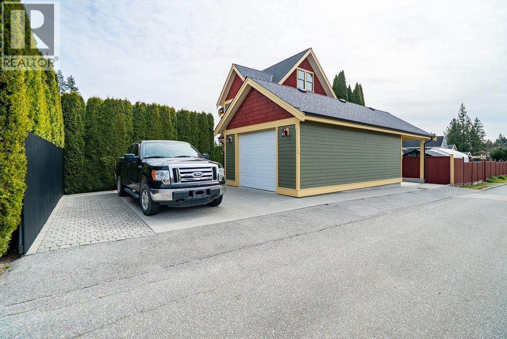 674 Colinet Street, Coquitlam, British Columbia  V3J 4X4 - Photo 2 - R3126699