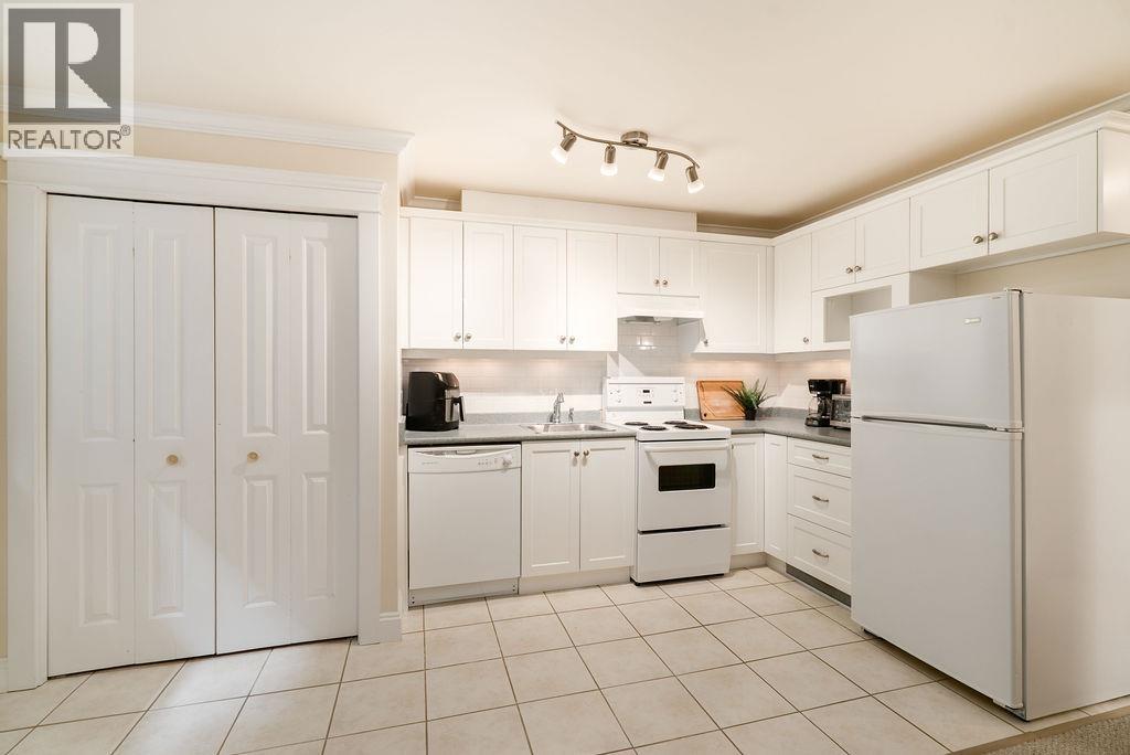 674 Colinet Street, Coquitlam, British Columbia  V3J 4X4 - Photo 35 - R3126699