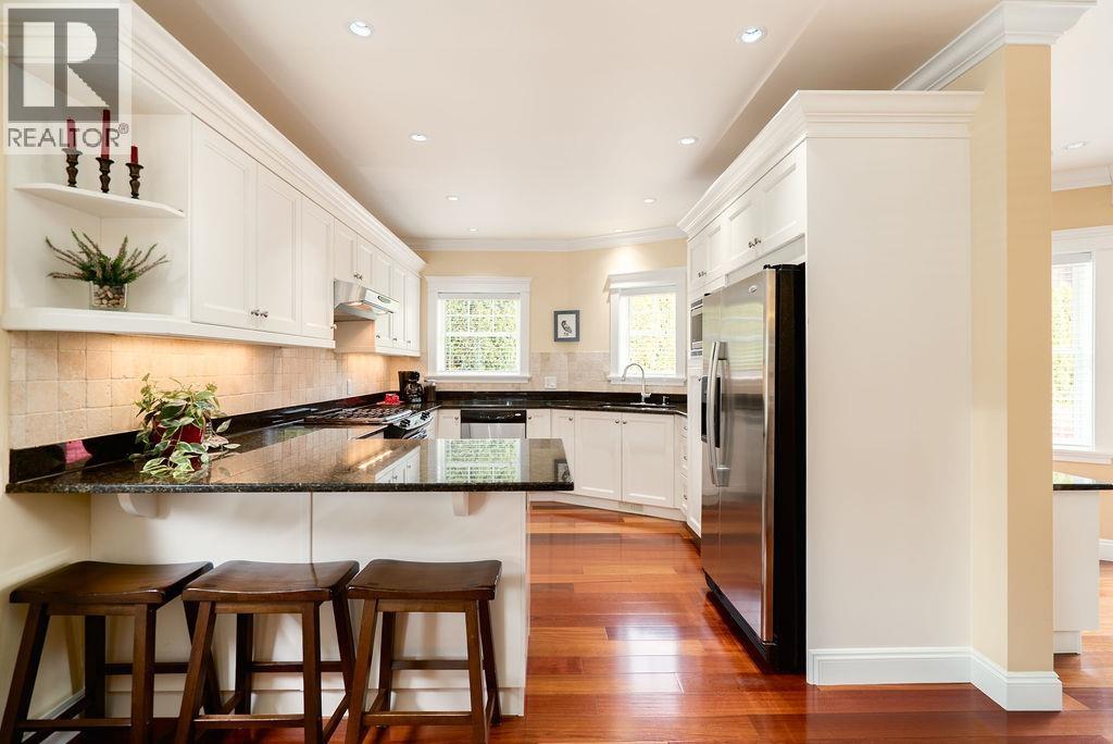 674 Colinet Street, Coquitlam, British Columbia  V3J 4X4 - Photo 4 - R3126699