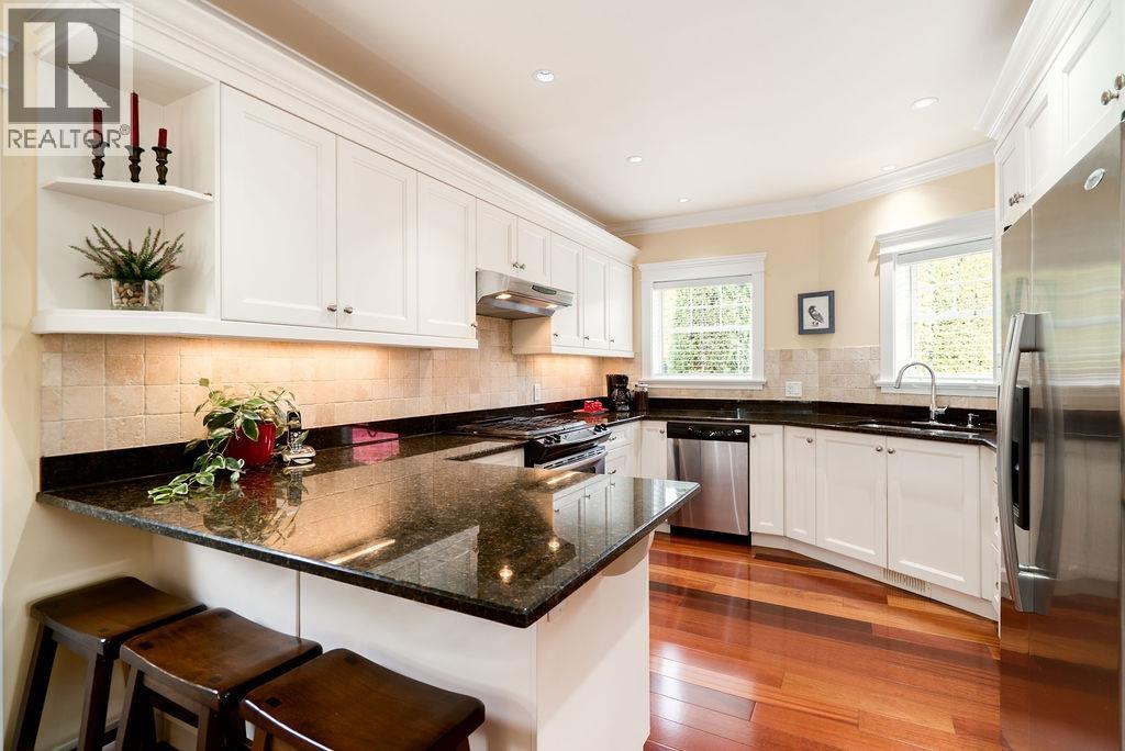 674 Colinet Street, Coquitlam, British Columbia  V3J 4X4 - Photo 6 - R3126699