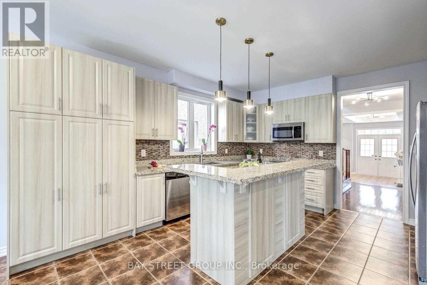 Upper - 134 Ascalon Drive, Vaughan, Ontario L6A 0M4 - Photo 10 - N13159292