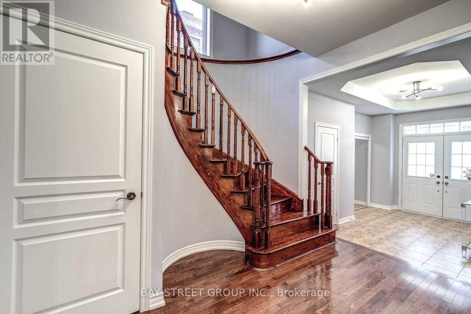 Upper - 134 Ascalon Drive, Vaughan, Ontario L6A 0M4 - Photo 15 - N13159292