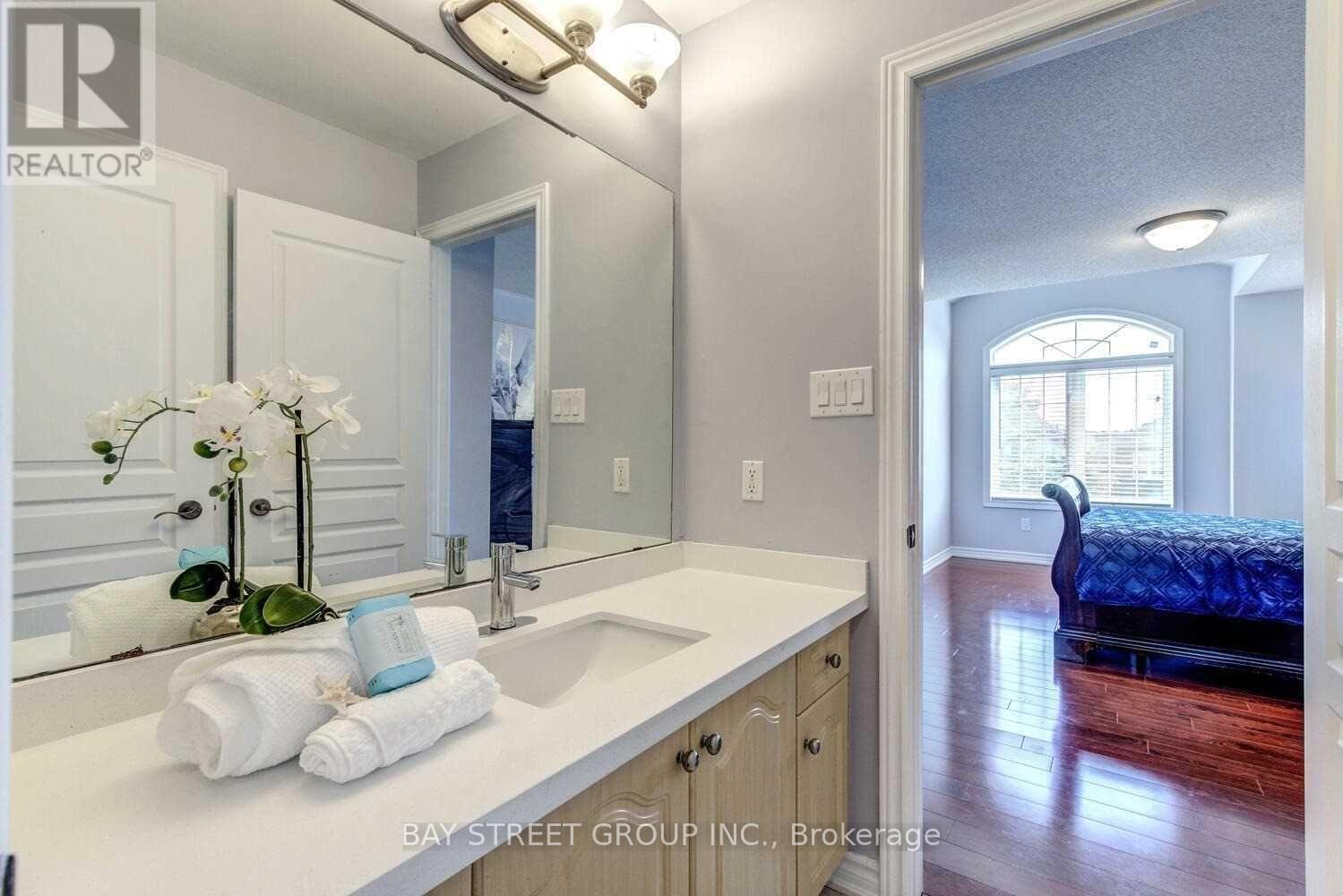 Upper - 134 Ascalon Drive, Vaughan, Ontario L6A 0M4 - Photo 20 - N13159292
