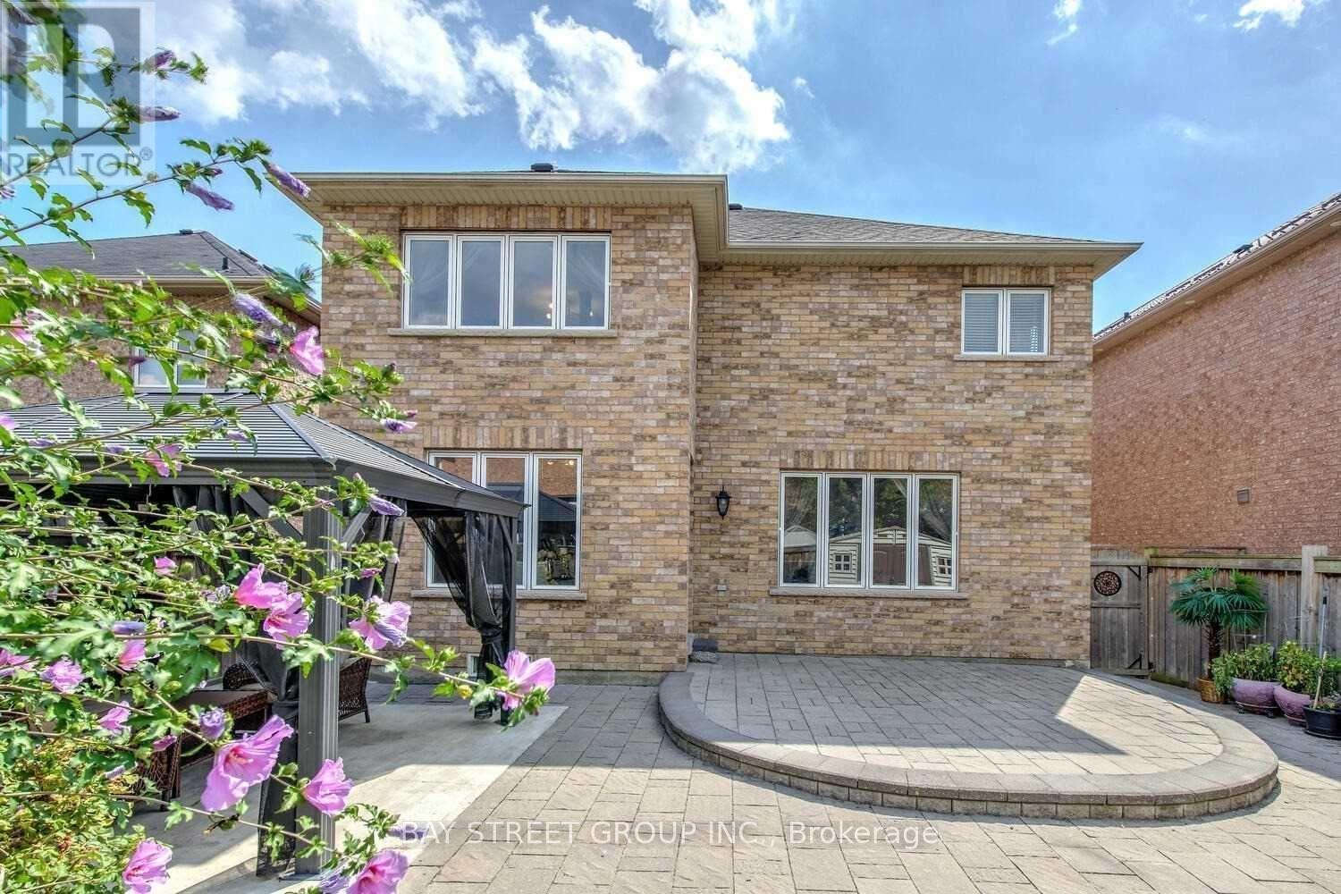 Upper - 134 Ascalon Drive, Vaughan, Ontario L6A 0M4 - Photo 25 - N13159292
