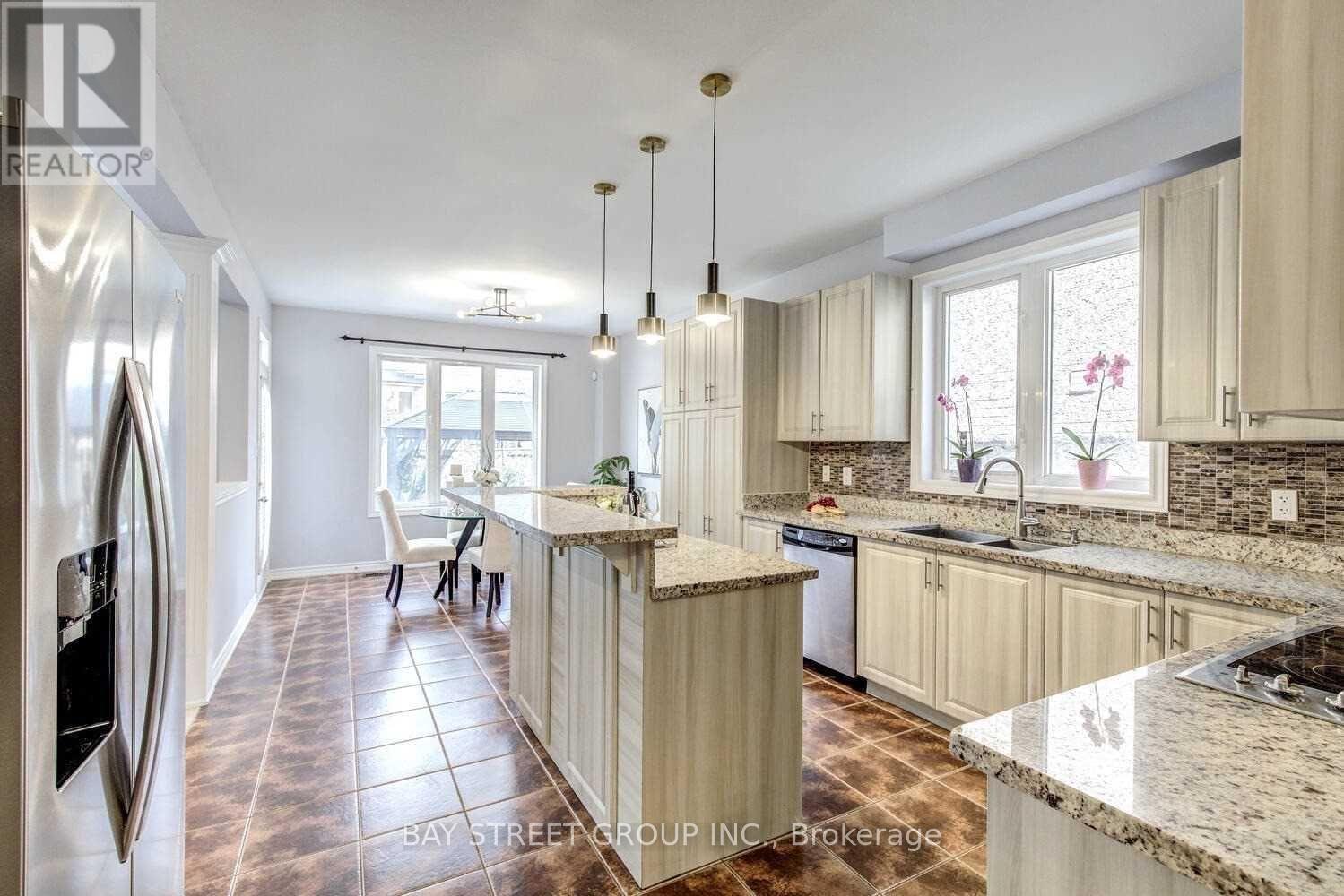 Upper - 134 Ascalon Drive, Vaughan, Ontario L6A 0M4 - Photo 9 - N13159292