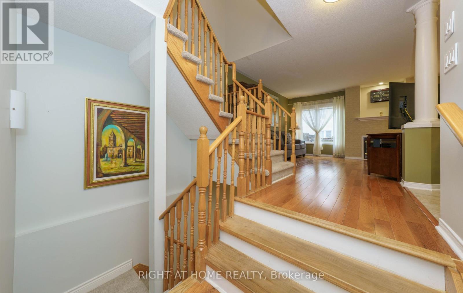 21 Marshview Avenue, Aurora, Ontario  L4G 7W2 - Photo 4 - N13159318