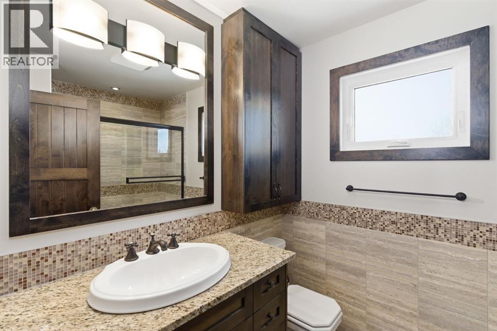 1315 Lake Michigan Crescent SE, Calgary, Alberta  T2J 3E9 - Photo 17 - A2298177