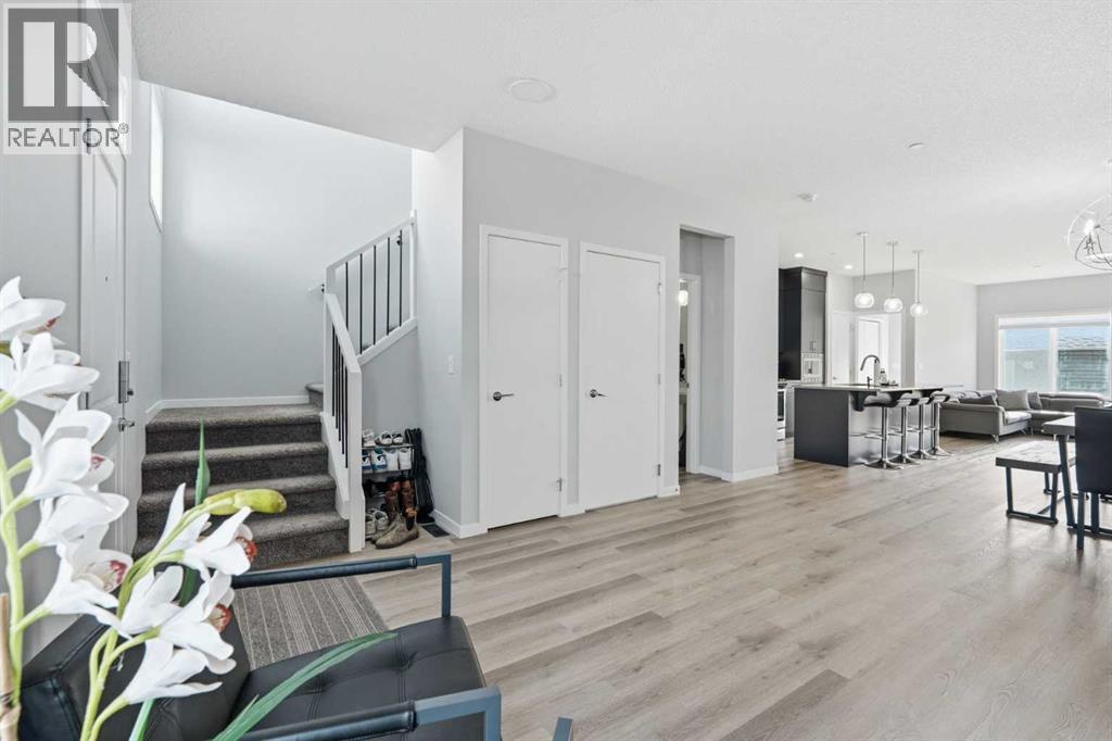 49 Lucas Grove NW, Calgary, Alberta  T3P 1R4 - Photo 5 - A2303685