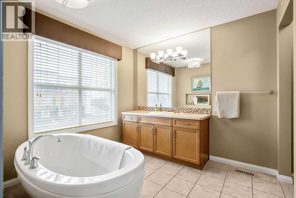 149 Fireside Boulevard, Cochrane, Alberta  T4C 0R1 - Photo 20 - A2313209