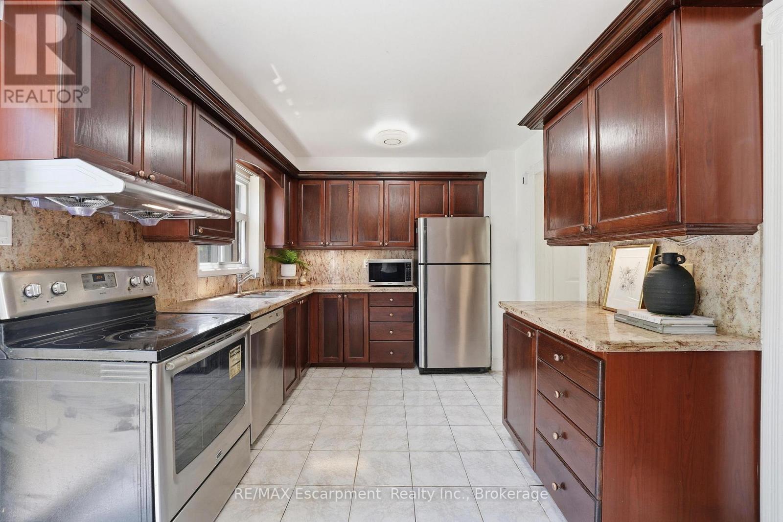 39 Riviera Drive, Vaughan, Ontario  L4K 2H9 - Photo 5 - N13158718