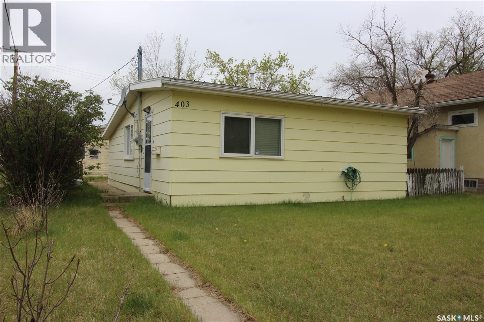 403 4th Street W, Shaunavon, Saskatchewan  S0N 2M0 - Photo 30 - SK036797