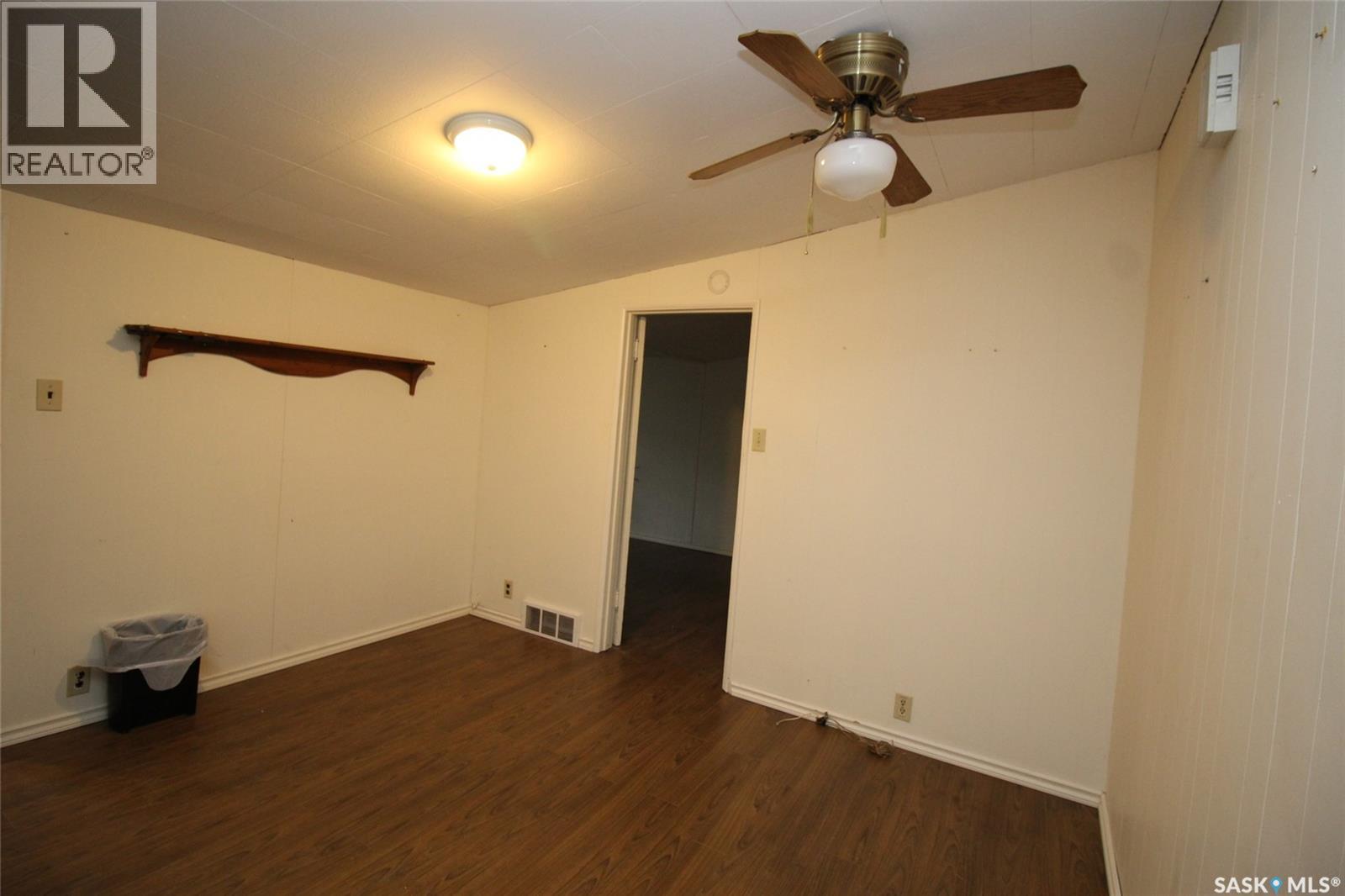 403 4th Street W, Shaunavon, Saskatchewan  S0N 2M0 - Photo 5 - SK036797