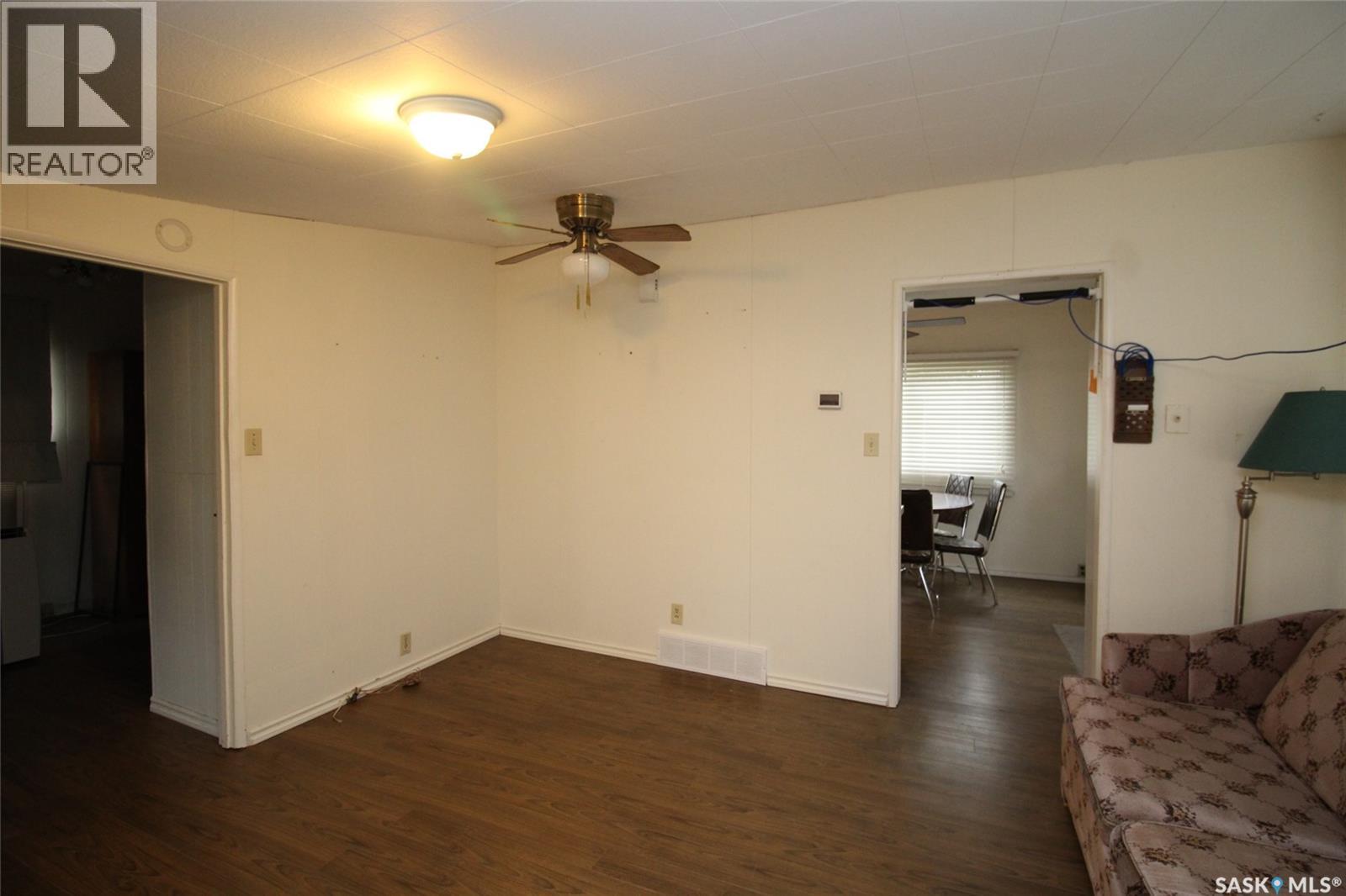 403 4th Street W, Shaunavon, Saskatchewan  S0N 2M0 - Photo 7 - SK036797