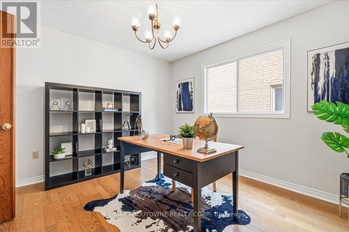2055 Blacksmith Lane, Oakville, Ontario  L6M 3A3 - Photo 12 - W13159172