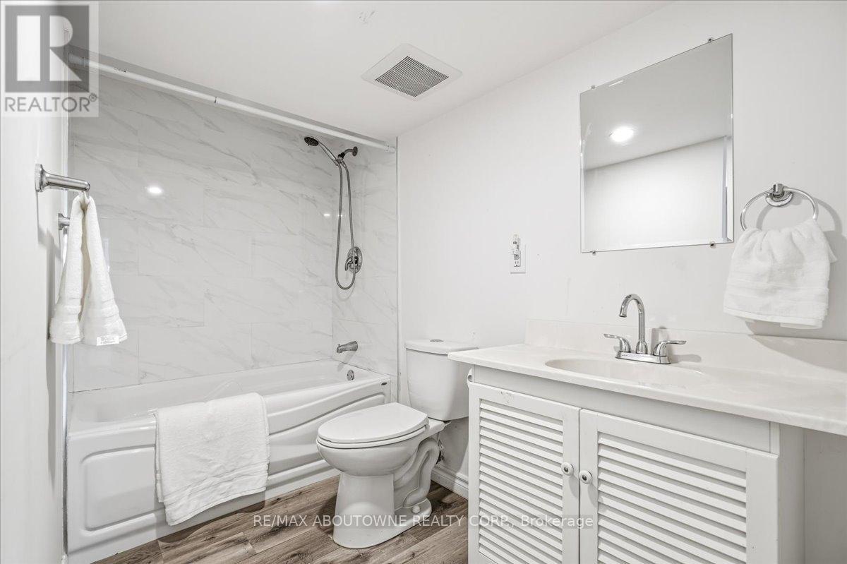 2055 Blacksmith Lane, Oakville, Ontario  L6M 3A3 - Photo 43 - W13159172