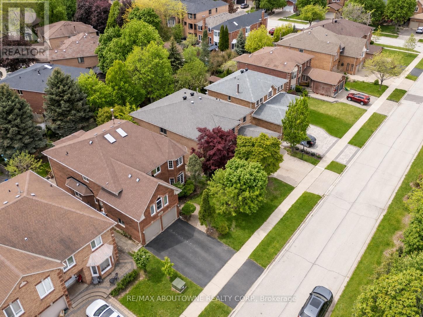 2055 Blacksmith Lane, Oakville, Ontario  L6M 3A3 - Photo 4 - W13159172