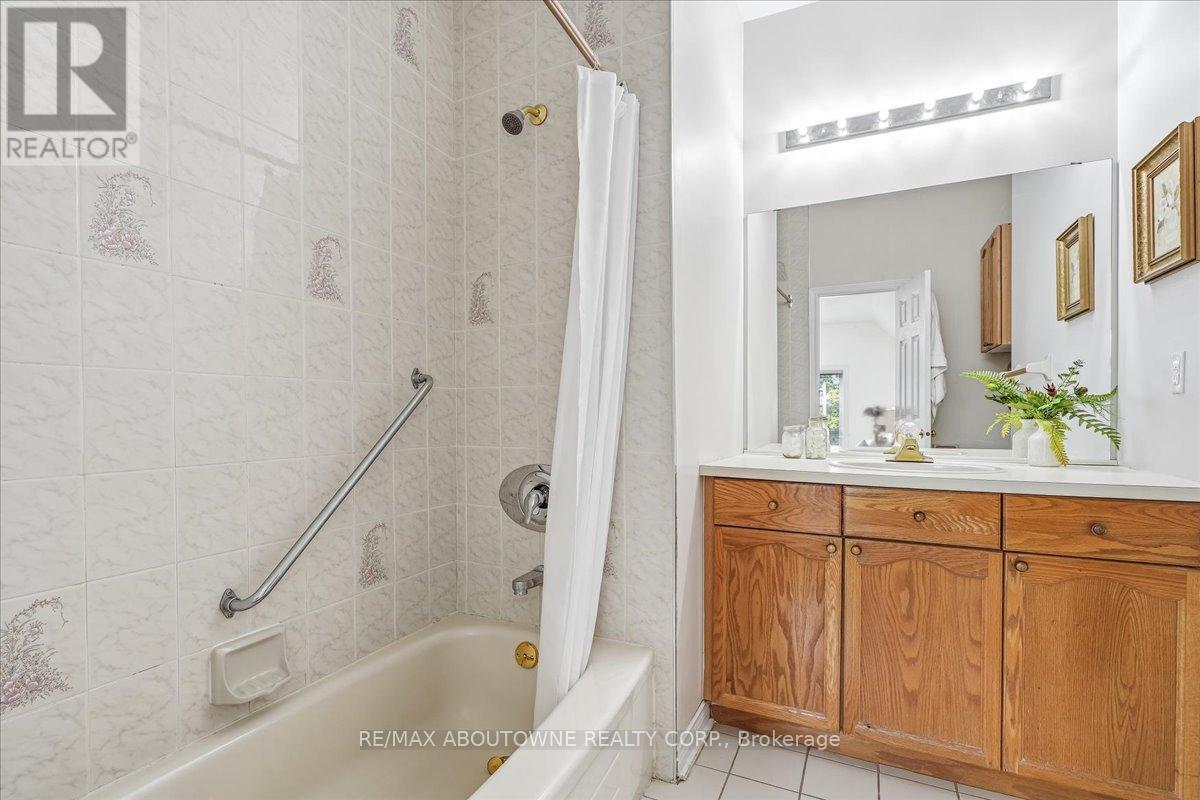 2055 Blacksmith Lane, Oakville, Ontario  L6M 3A3 - Photo 37 - W13159172