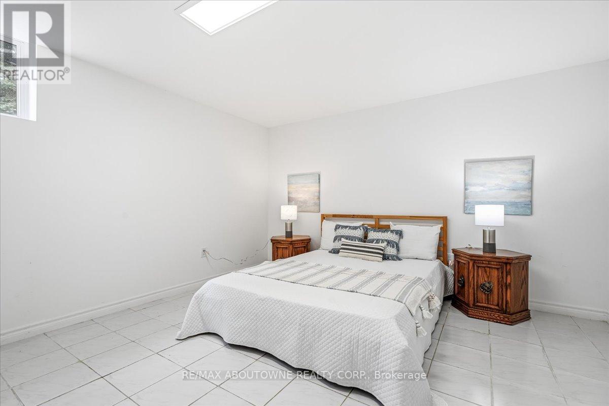 2055 Blacksmith Lane, Oakville, Ontario  L6M 3A3 - Photo 40 - W13159172