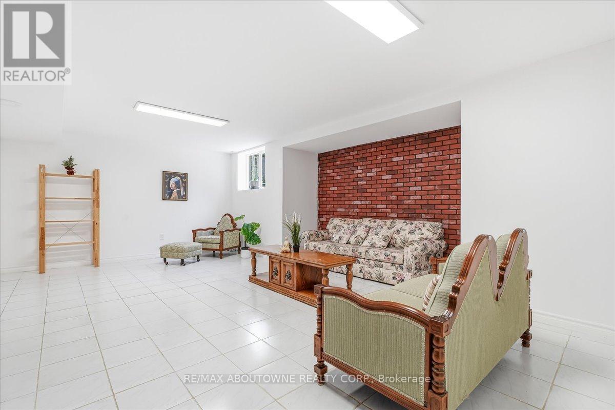 2055 Blacksmith Lane, Oakville, Ontario  L6M 3A3 - Photo 38 - W13159172