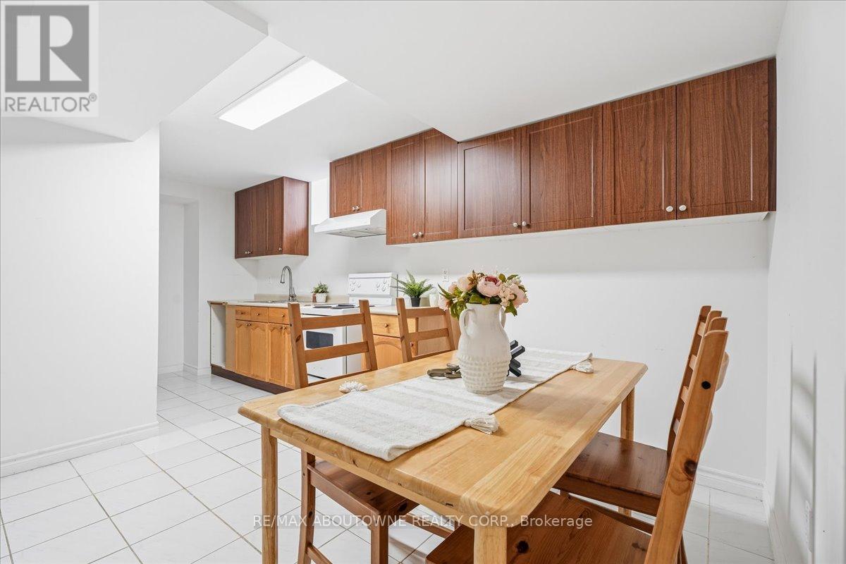 2055 Blacksmith Lane, Oakville, Ontario  L6M 3A3 - Photo 42 - W13159172