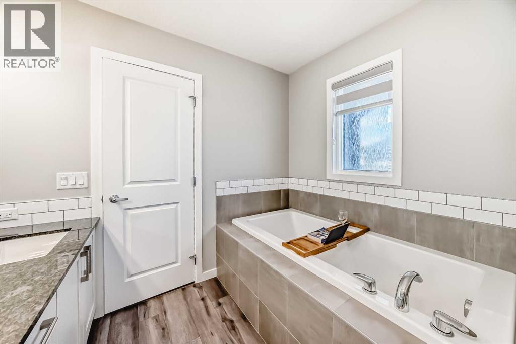 33 Sundown Avenue, Cochrane, Alberta  T4C 2T3 - Photo 25 - A2313519